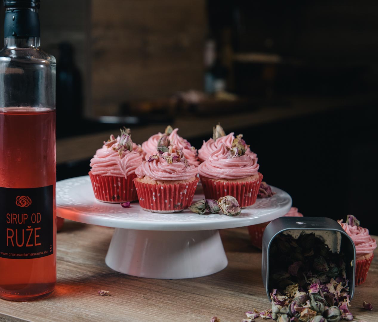 Si Rupom Nedjeljom slatko: Cupcakesi sa sirupom od ruže